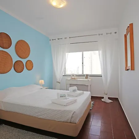 A22 - Rocha Flat In * Portimao